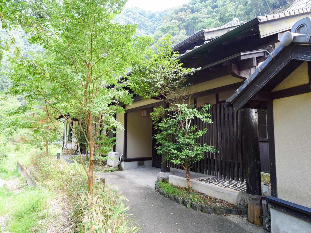 Yusenkaku Hotel Ятсуширо Екстериор снимка